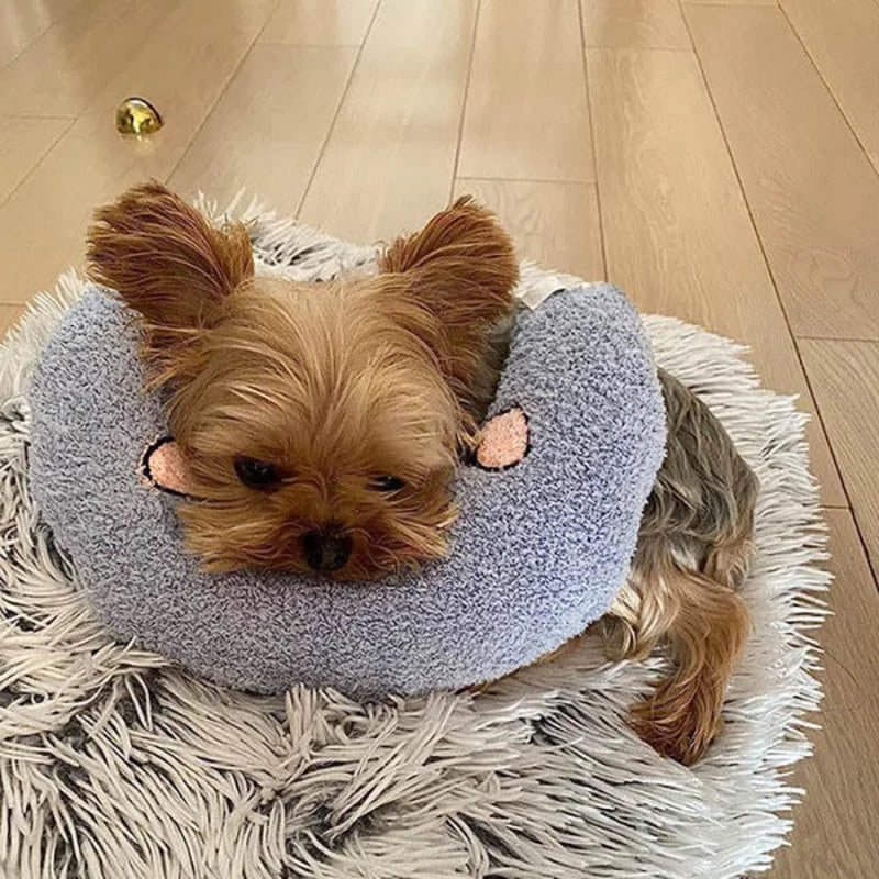 Cozy U-Shaped Dawg Pillow for Deep Sleep - Stylish Neck Protector for Dogs